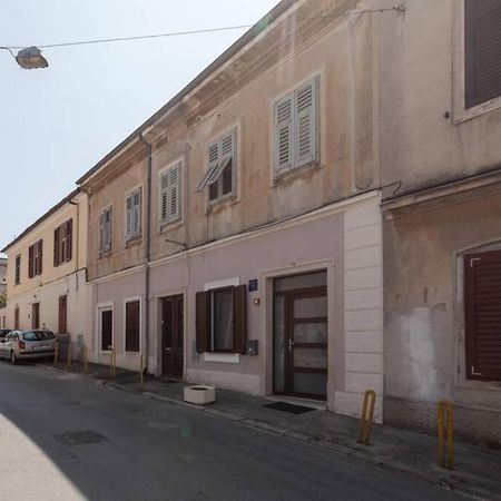 شقة Apartman Luna بولا المظهر الخارجي الصورة