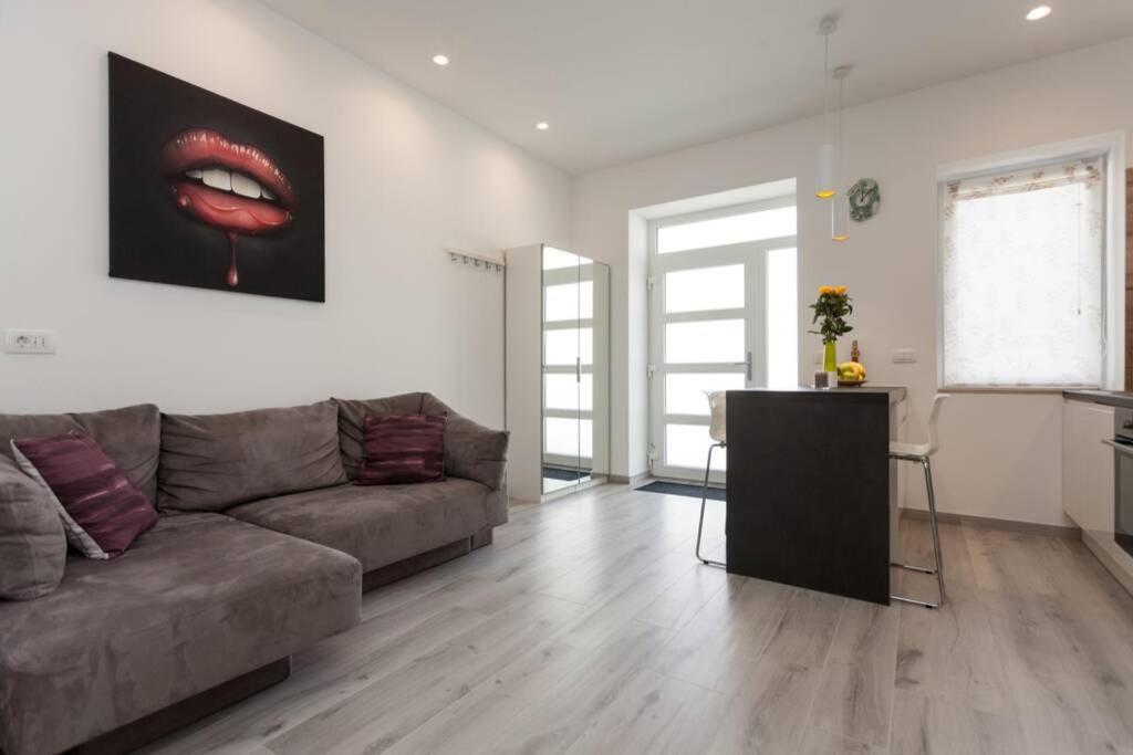 شقة Apartman Luna بولا المظهر الخارجي الصورة