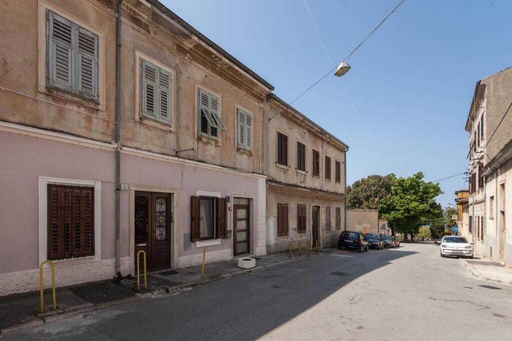 شقة Apartman Luna بولا المظهر الخارجي الصورة